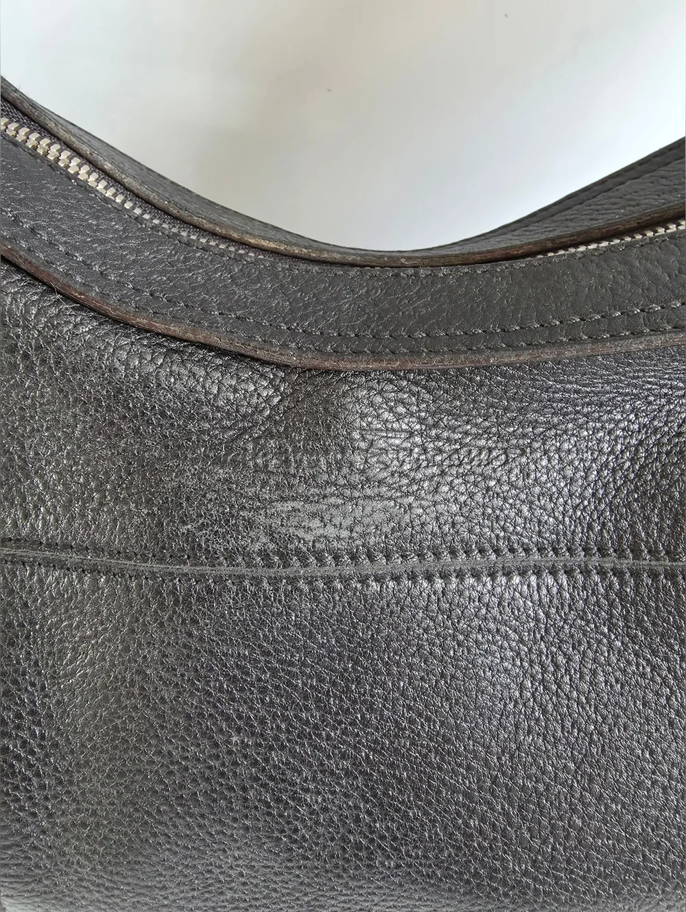 Salvatore Ferragamo Women's Black Leather Hobo Handbag Purse